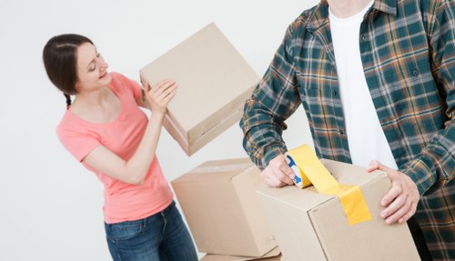 Risk assessment in progress before a Camden moving job